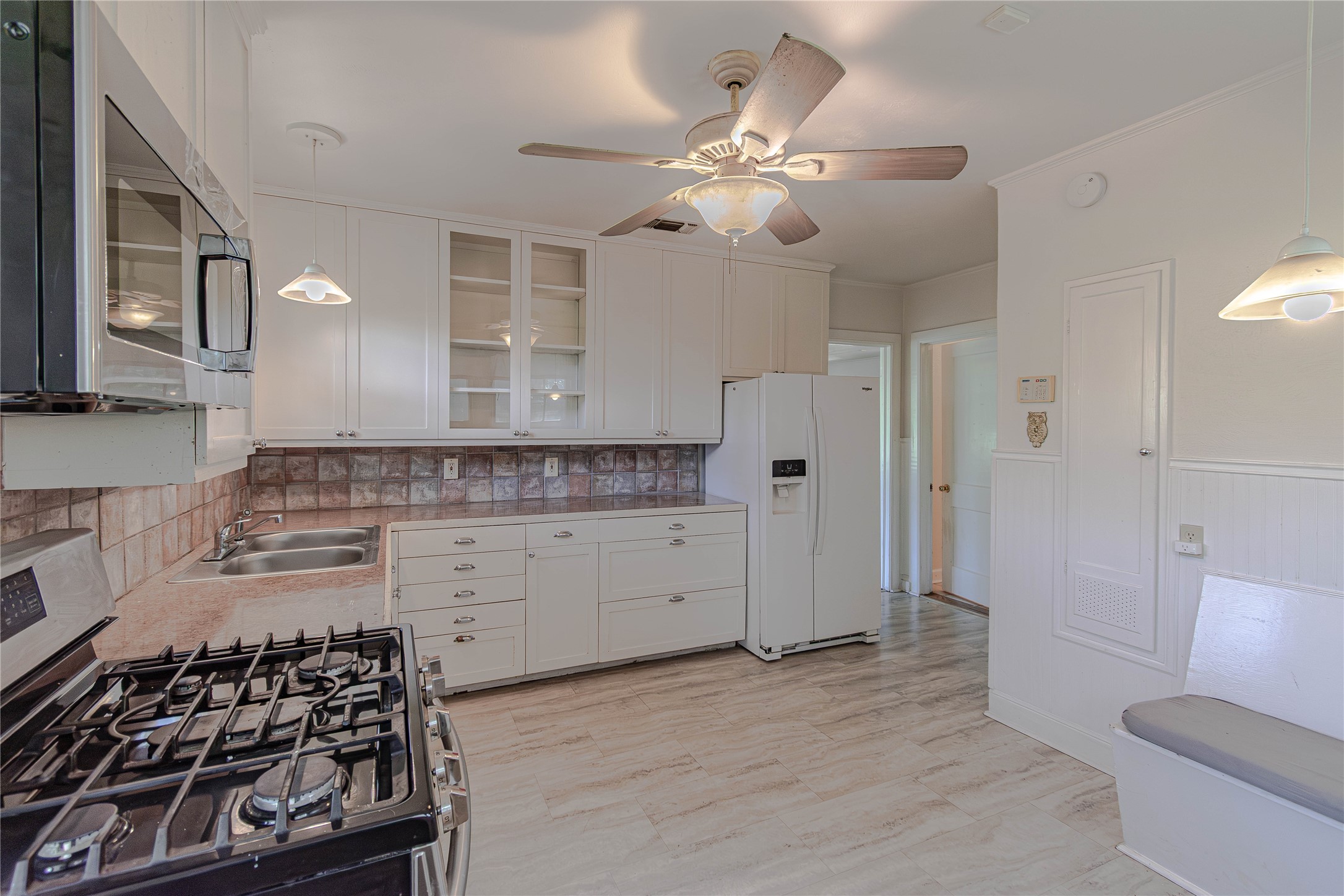 1202 Norwood Road Austin, TX 78722 - Photo 19 of 37