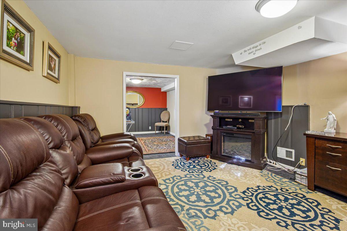 12706 Holdridge Road Silver Spring, MD 20906 - Photo 27 of 36 Gallery Image 27