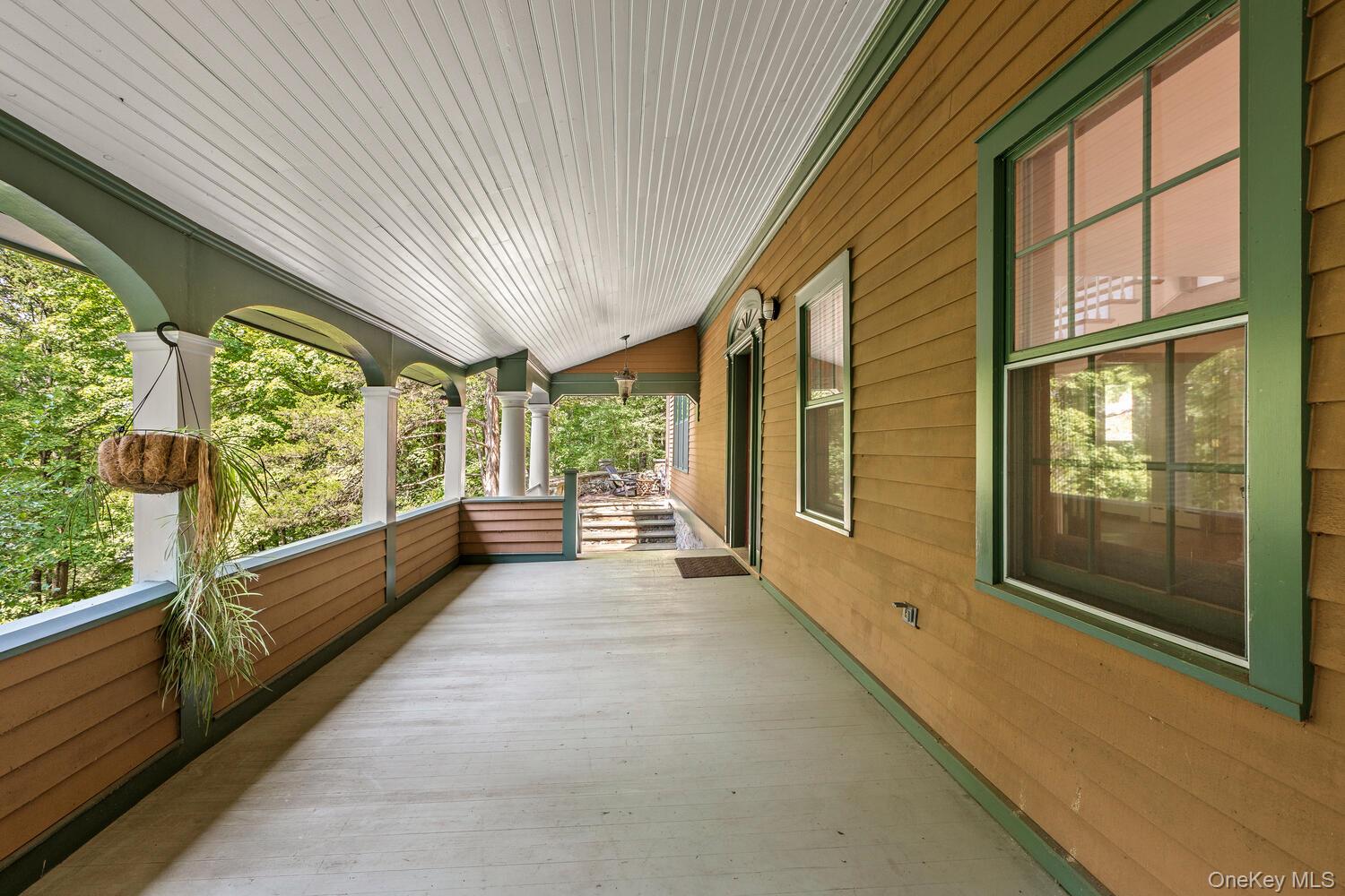 81 Glendale Road Ossining, NY 10562 - Photo 4 of 37 Covered porch