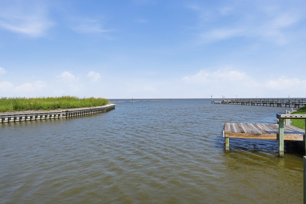 554 Copano Cove Road Rockport, TX 78382 - Photo 33 of 40