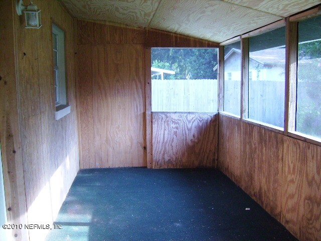 2839 Kline Road Jacksonville, FL 32246 - Photo 15 of 17 a view of an entryway