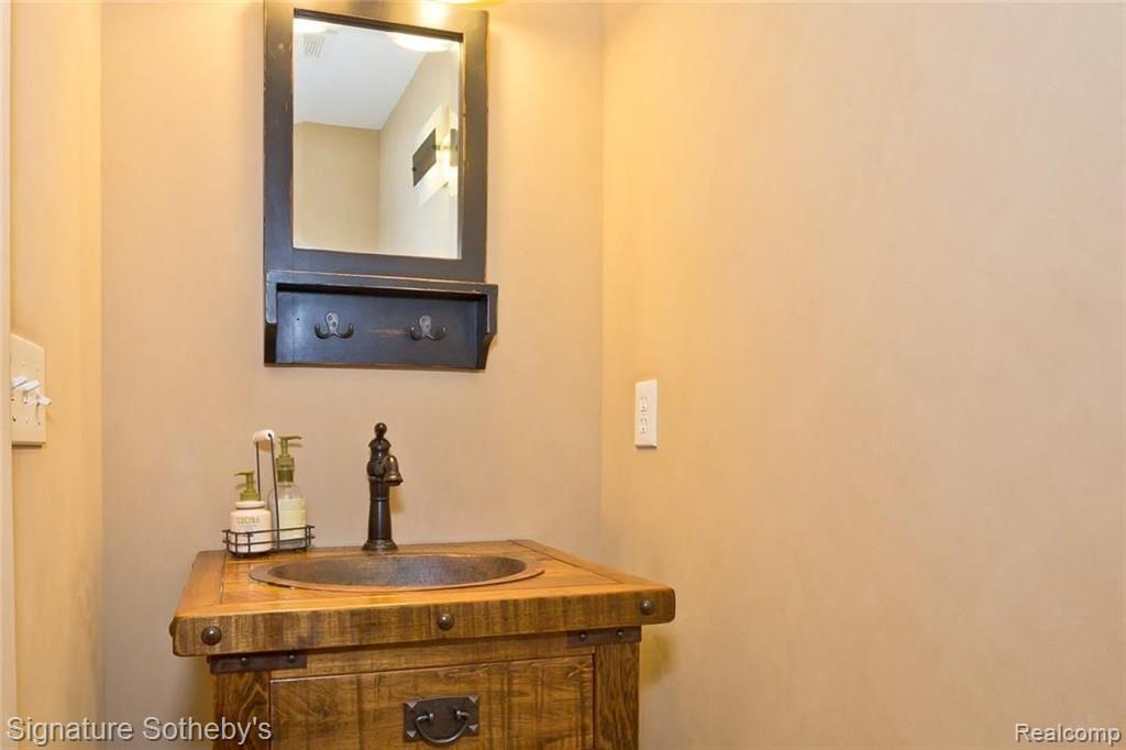 32370 Lahser Road Beverly Hills, MI 48025 - Photo 21 of 42