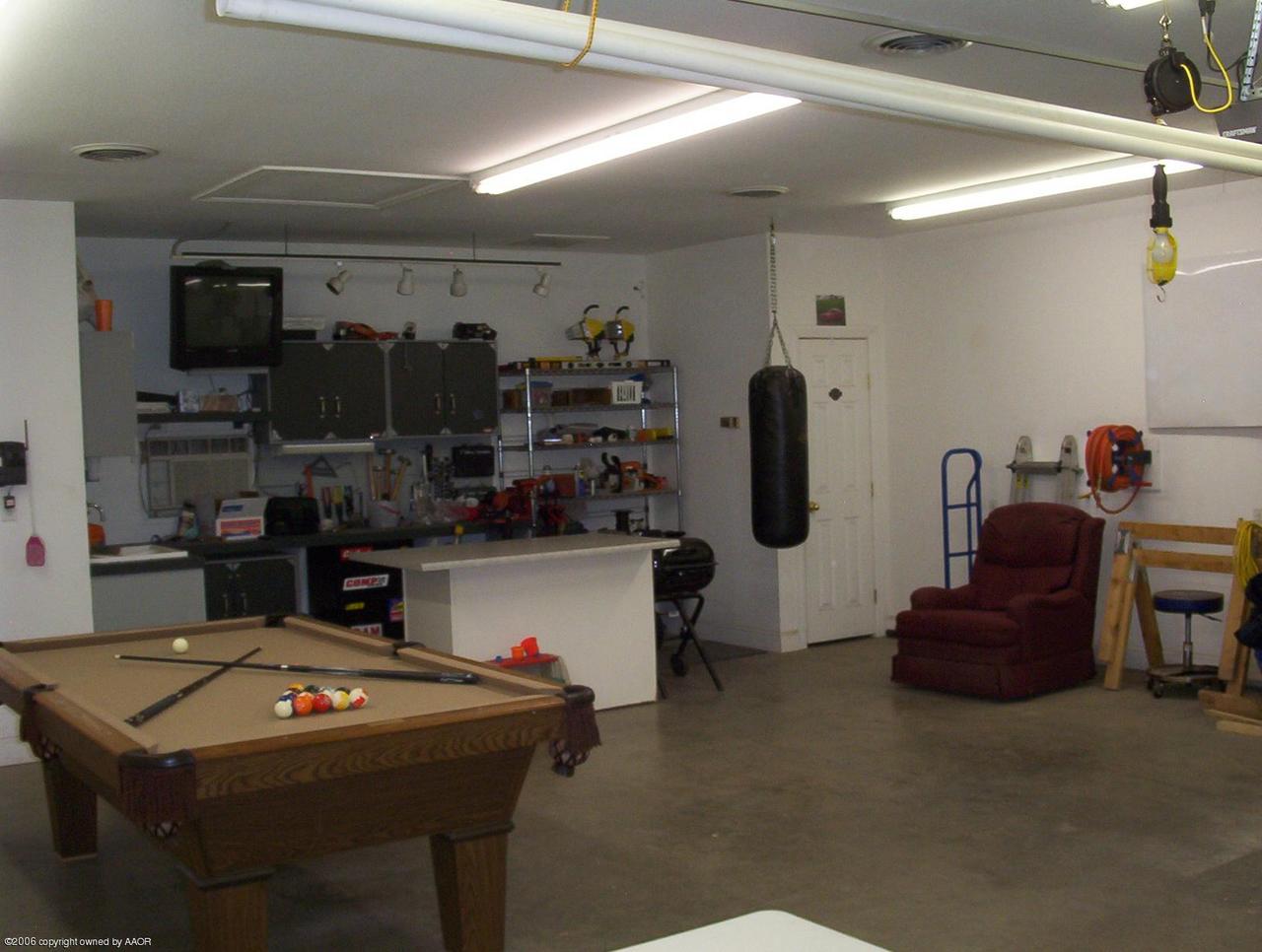 4207 Camp Lane Amarillo, TX 79110 - Photo 11 of 11 a room with musical instruments