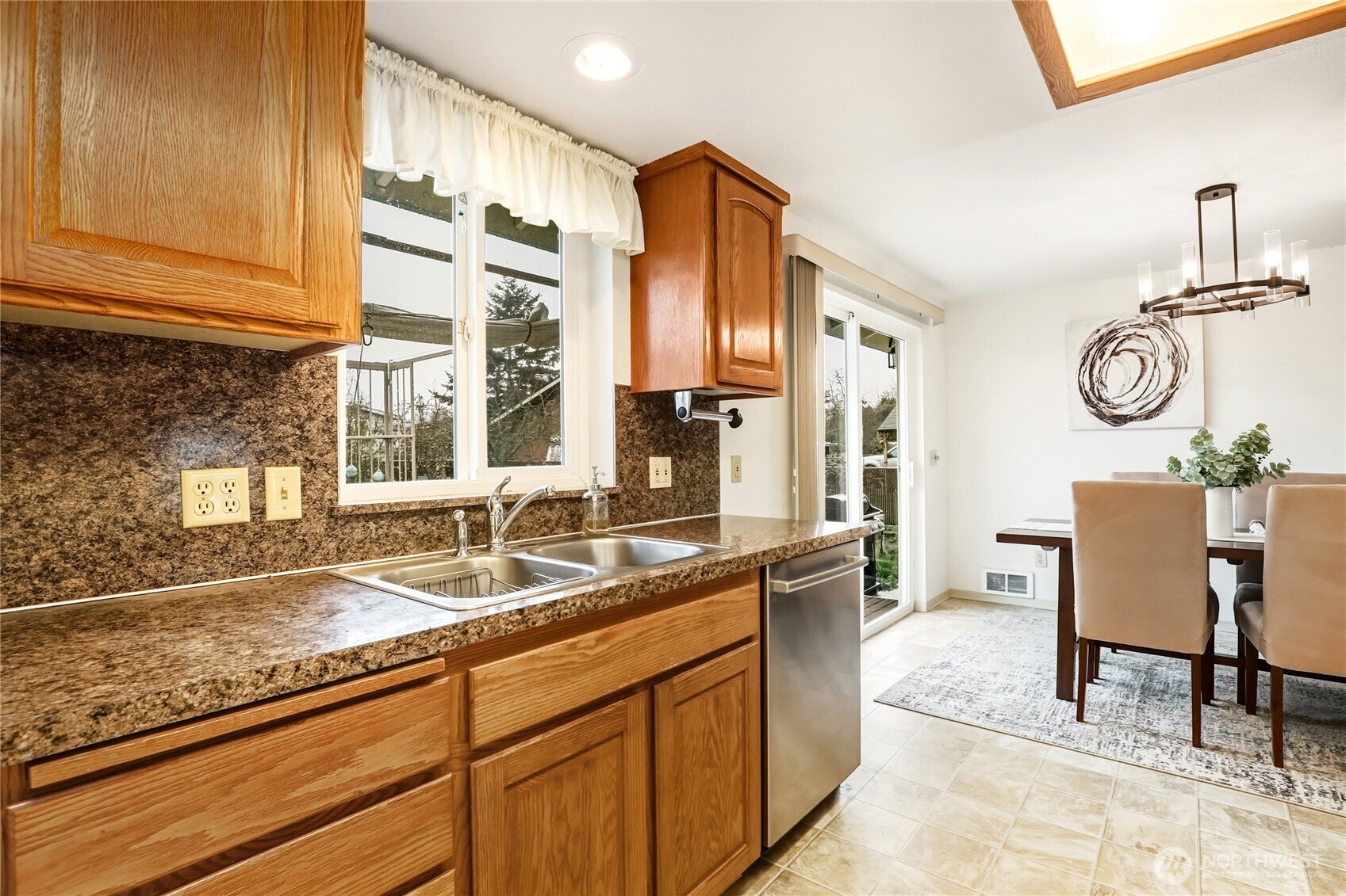 713 West Fir Street Sequim, WA 98382 - Photo 13 of 40