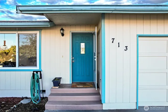 a view of a entryway door of the house