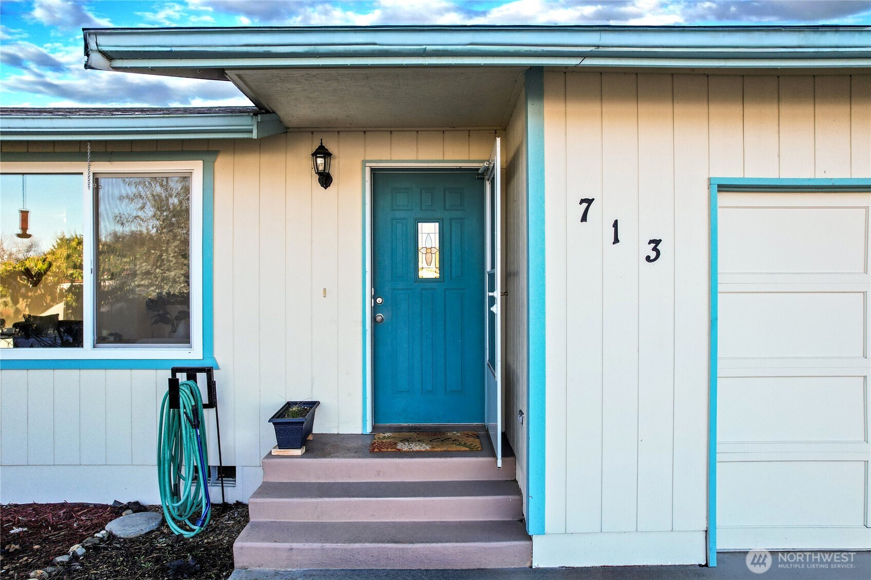 713 West Fir Street Sequim, WA 98382 - Photo 2 of 40