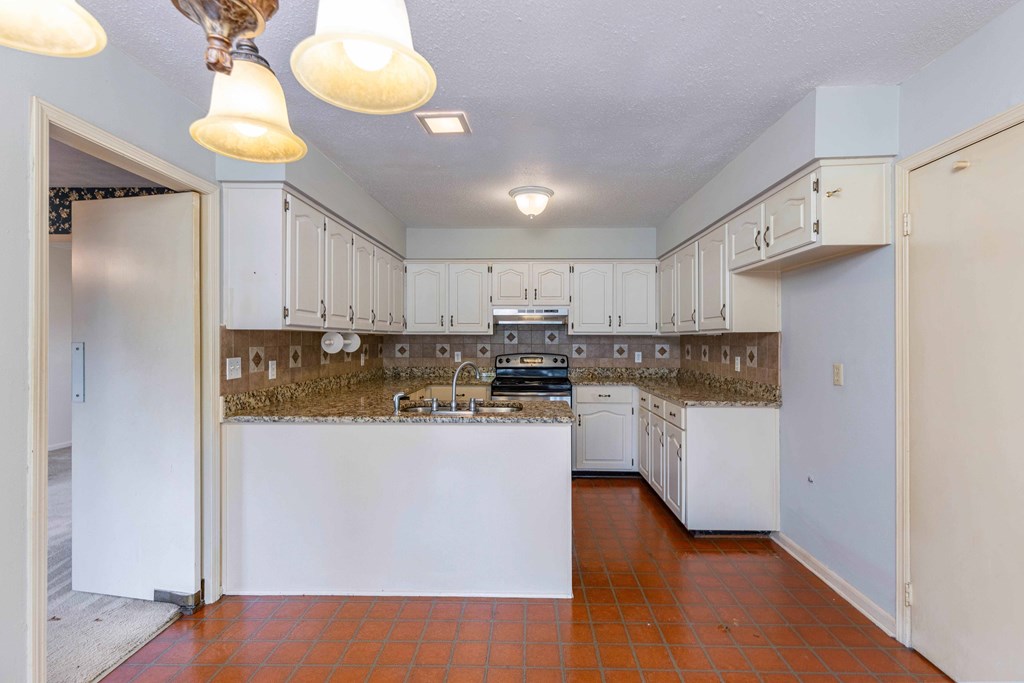 6104 Candlestick Loop Columbus, GA 31909 - Photo 17 of 41 Kitchen