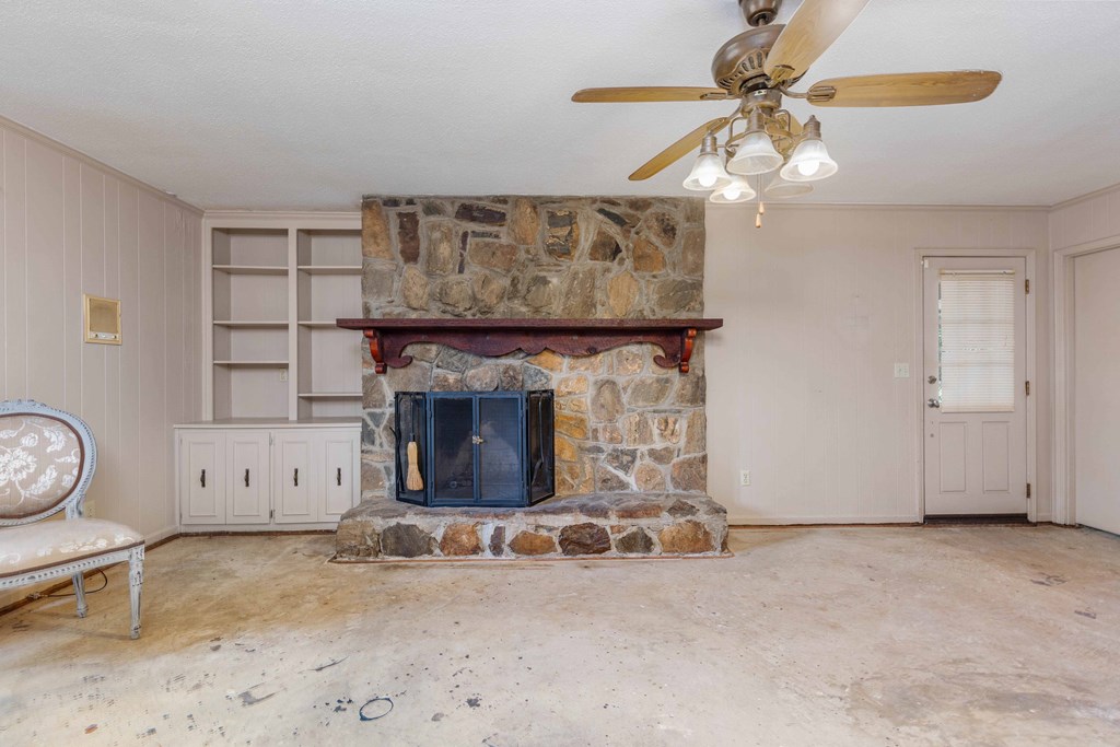 6104 Candlestick Loop Columbus, GA 31909 - Photo 10 of 41 Built-in Bookshelves