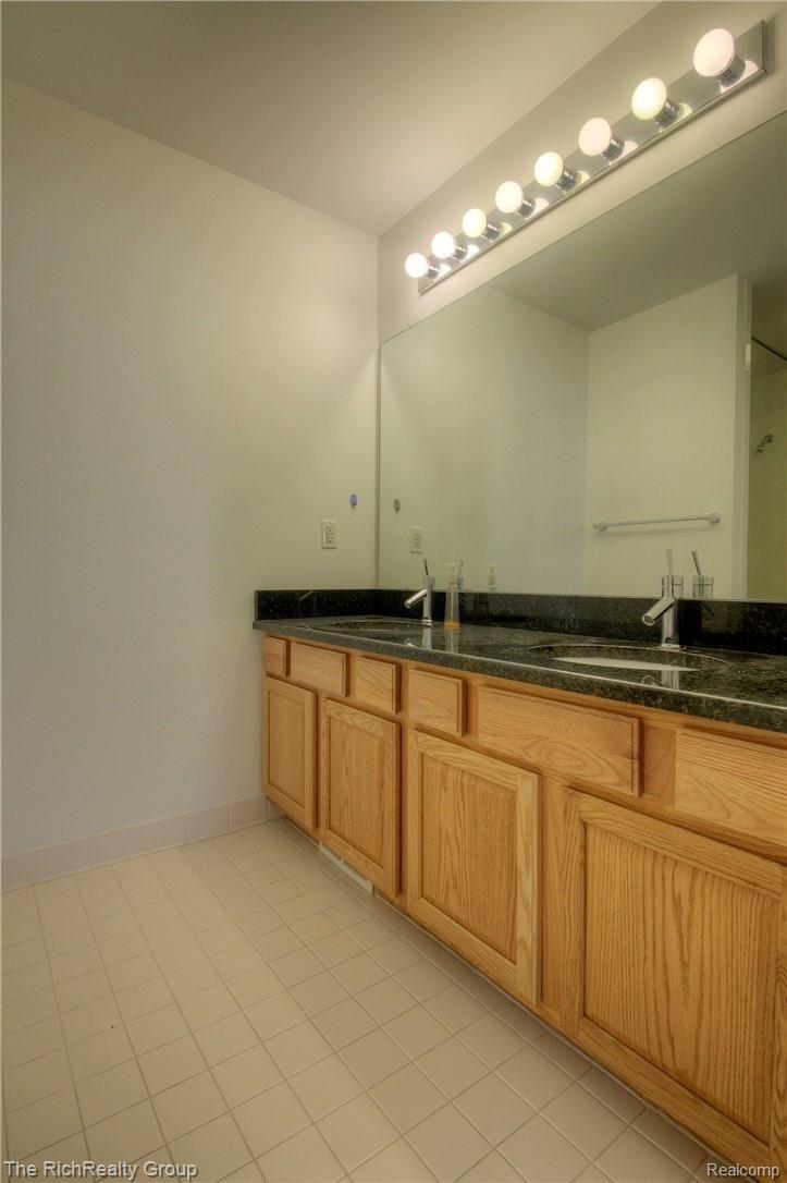 560 Cherry Grove Road Canton, MI 48188 - Photo 64 of 69 62_fb40.jpg