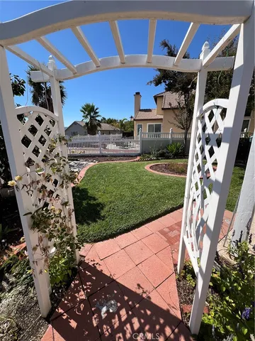 a building view with outdoor space