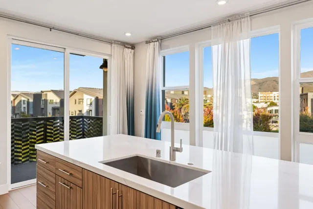 $1,198,000 | 45009 Challenge Common, Unit 301, Fremont, CA 94538