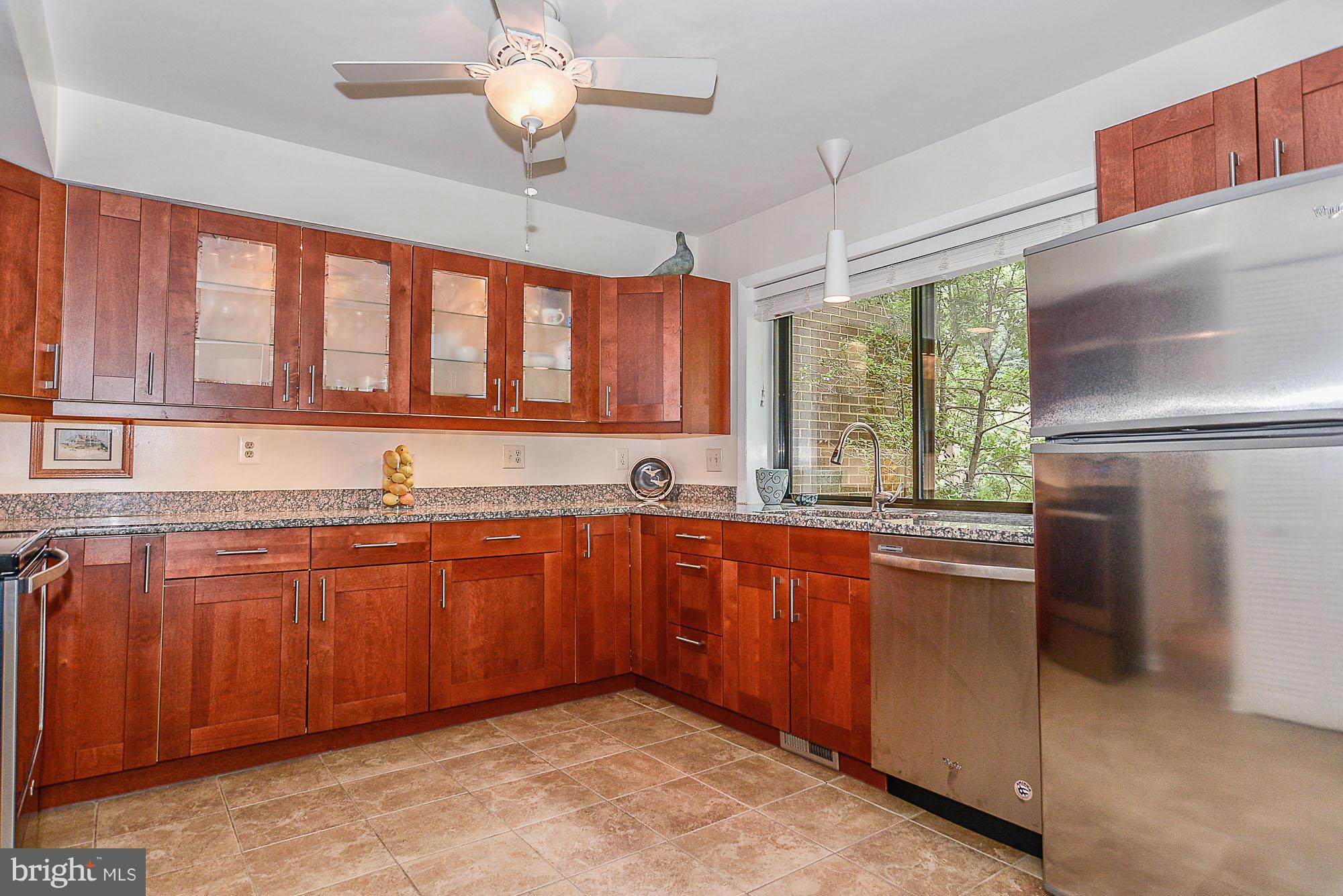 2001 Winged Foot Court Reston, VA 20191 - Photo 8 of 30 Kitchen w New Dishwasher and Refrigerator/IceMkr
