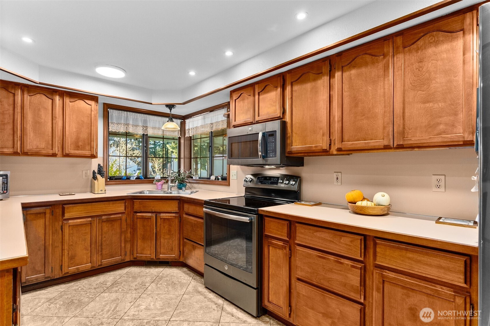 7842 Diagonal Road Southeast Olympia, WA 98501 - Photo 13 of 38