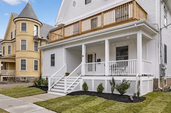 $1,995,000 | 32 Columbia Street, Unit 1, Brookline, MA 02446