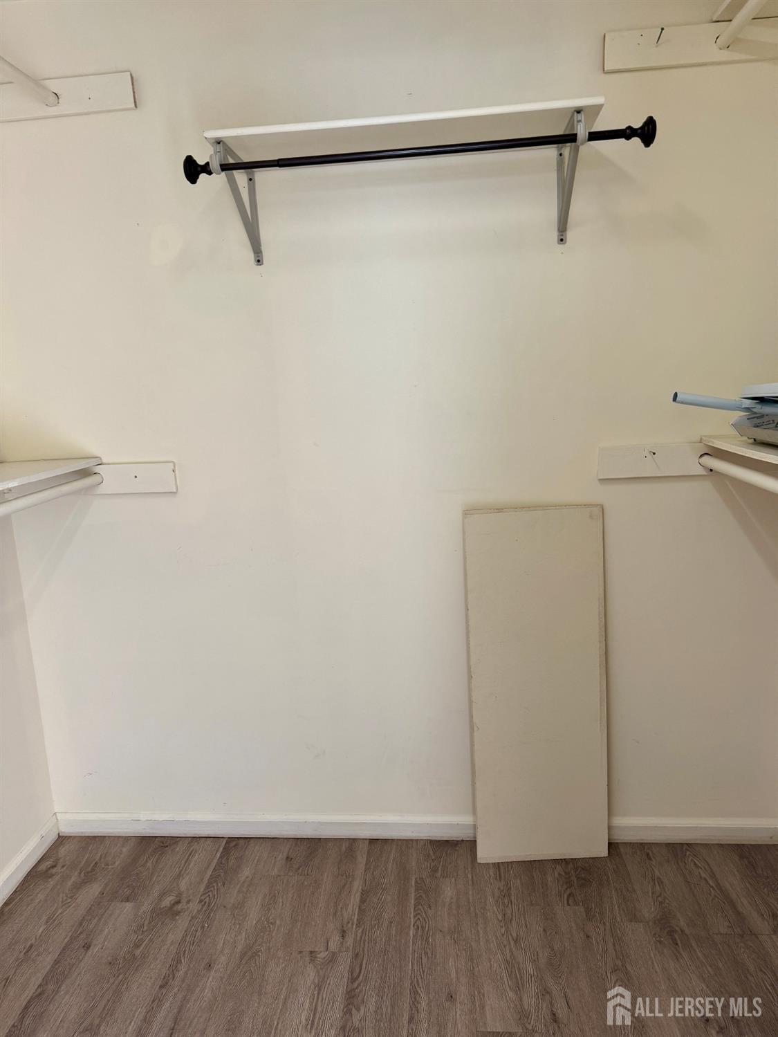 809 Woodhaven Drive Edison, NJ 08817 - Photo 12 of 18