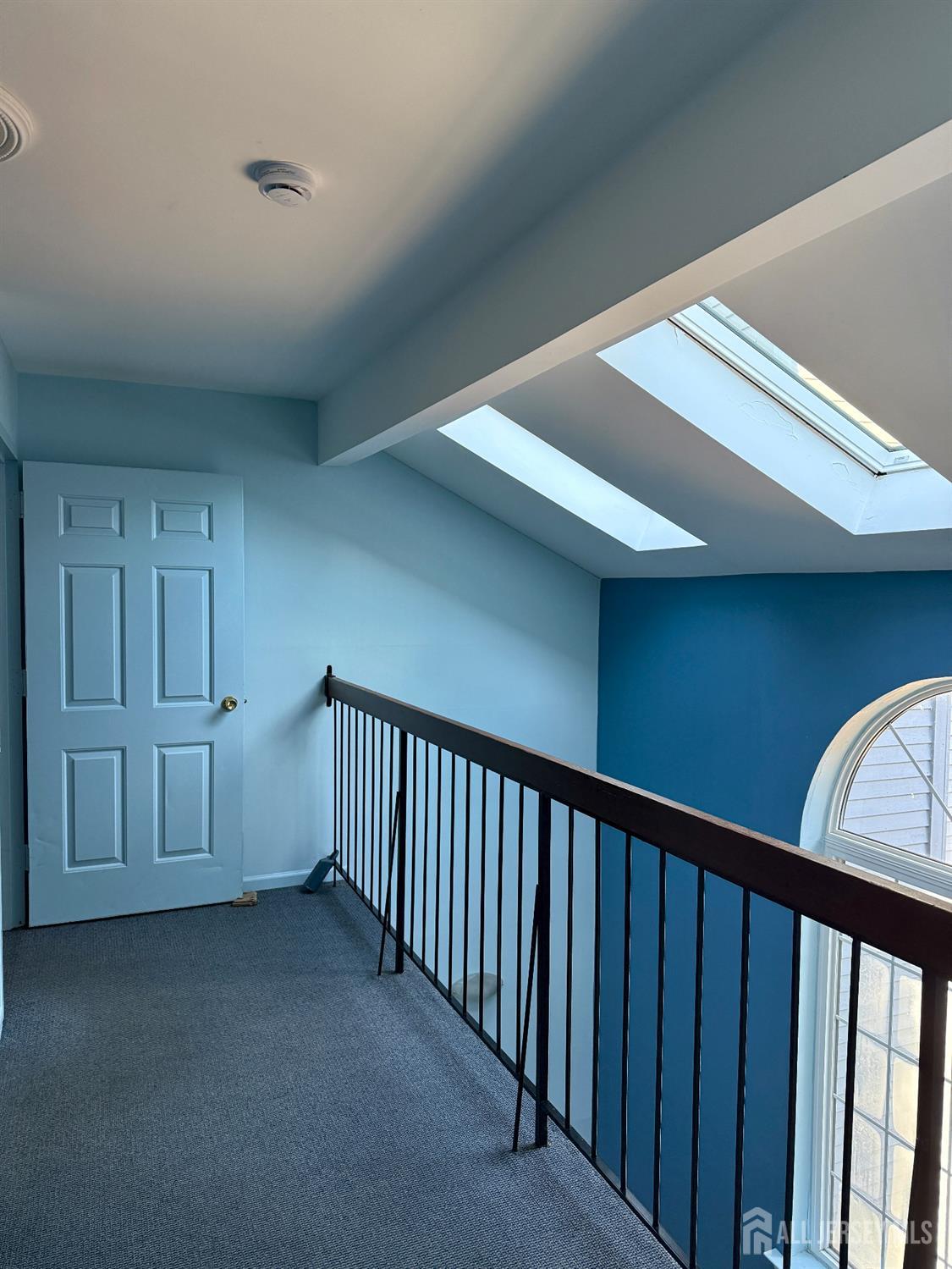 809 Woodhaven Drive Edison, NJ 08817 - Photo 3 of 18