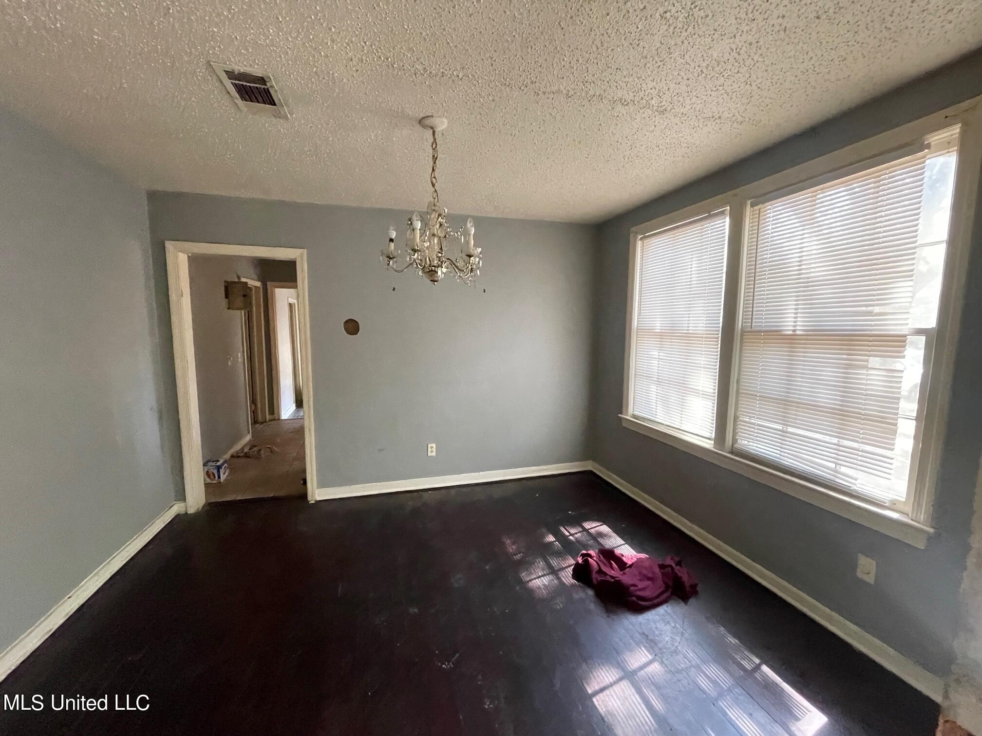 534 Avalon Road Jackson, MS 39206 - Photo 2 of 7 IMG_6622