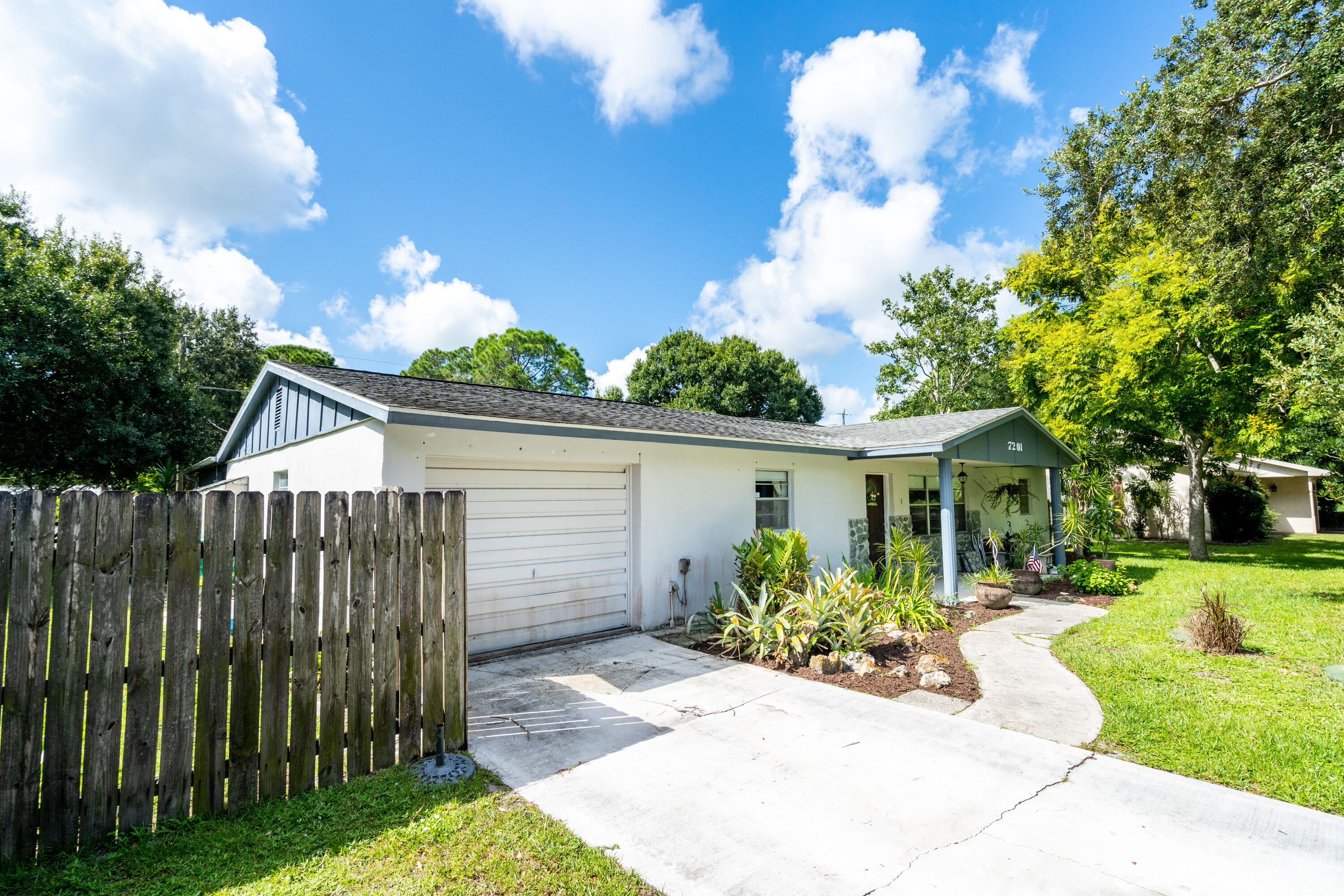 7201 Kenwood Road Fort Pierce, FL 34951 - Photo 9 of 83 09-Kenwood-0021
