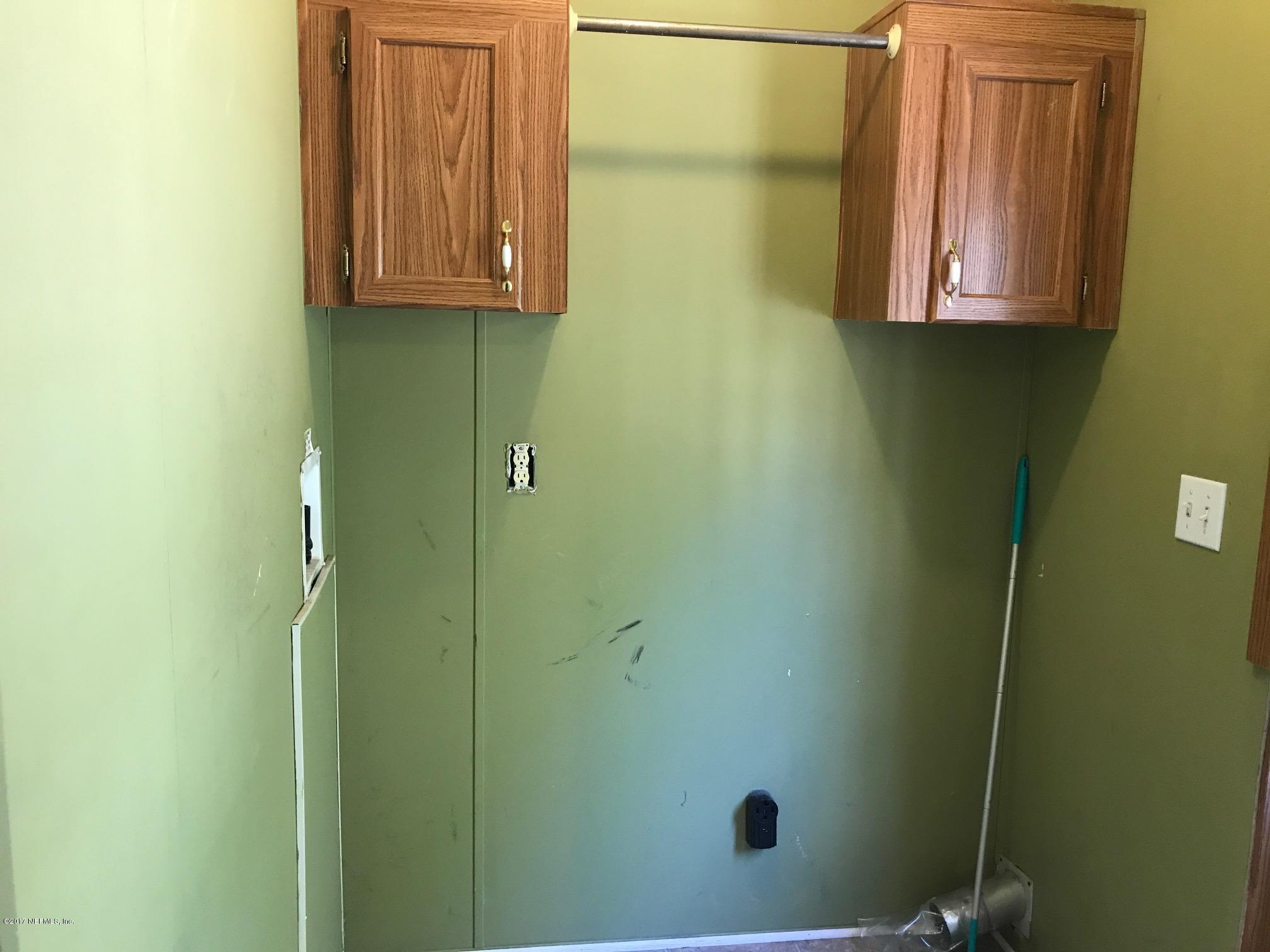 2073 Blue Knoll Road Middleburg, FL 32068 - Photo 12 of 20 INDOOR LAUNDRY