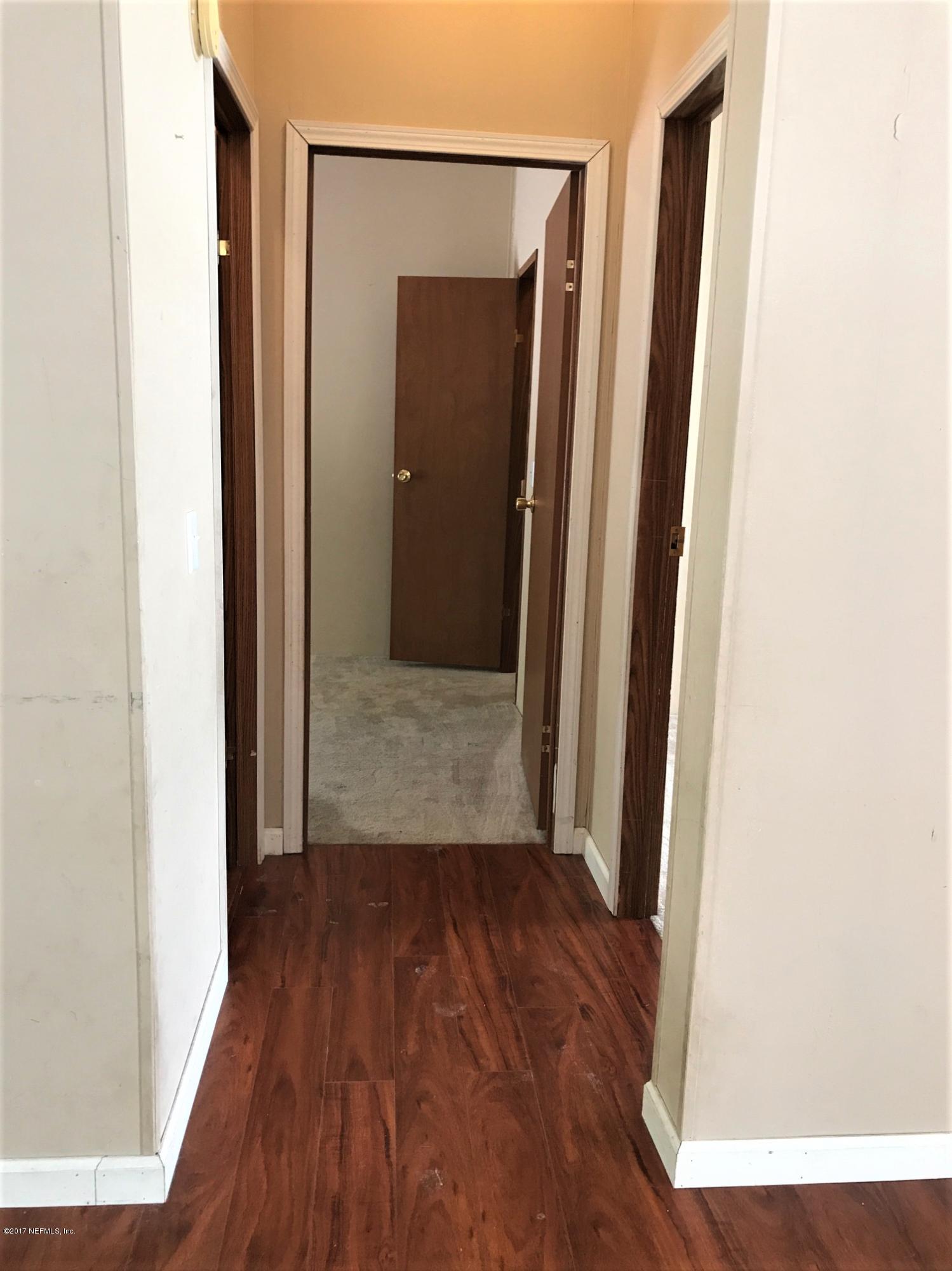 2073 Blue Knoll Road Middleburg, FL 32068 - Photo 4 of 20 HALLWAY