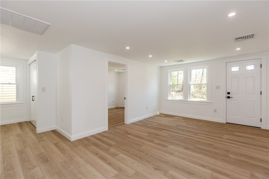 19 Leigh Road Cumberland, RI 02864 - Photo 5 of 31 Living room