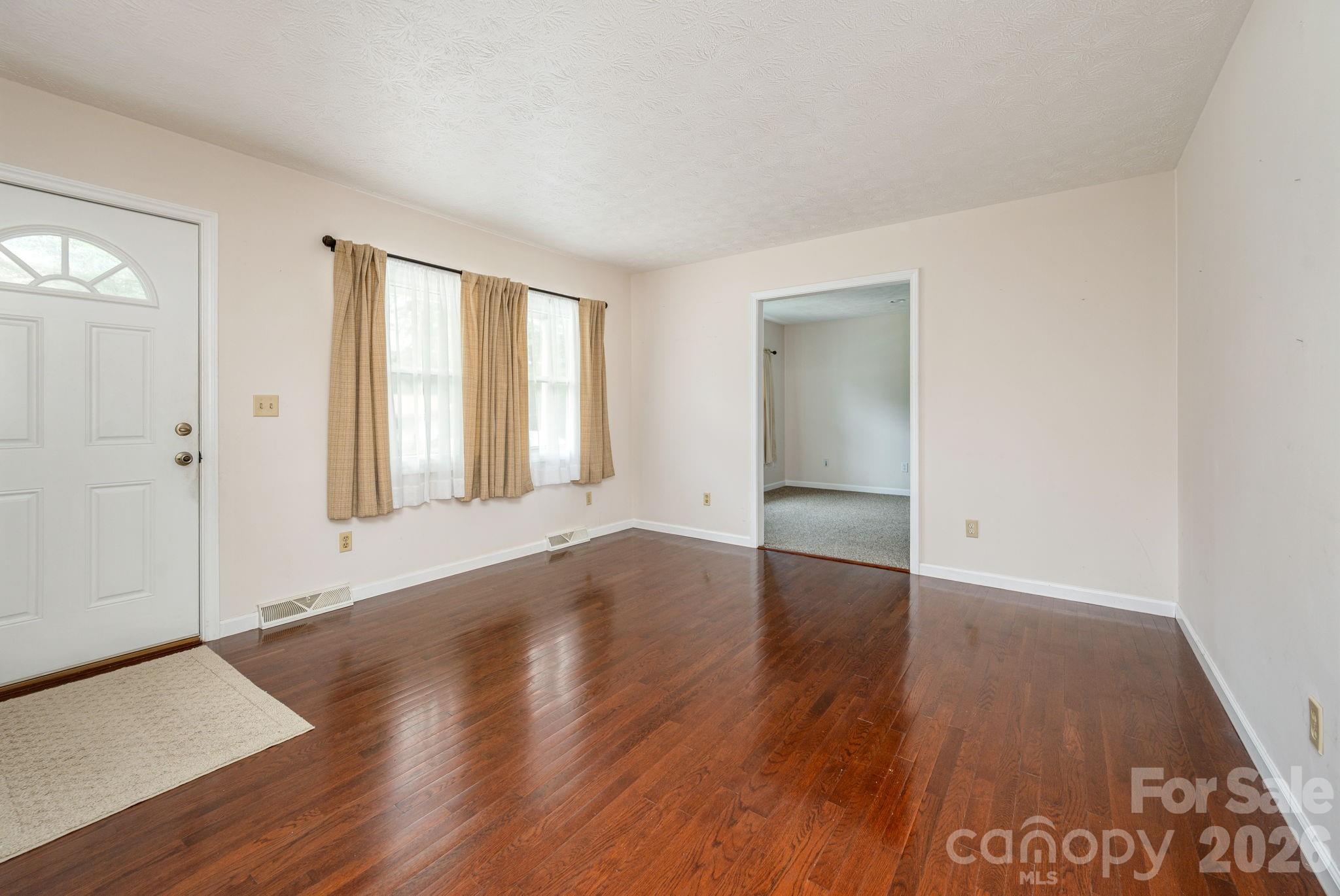 107 Maywood Road Hendersonville, NC 28792 - Photo 4 of 25