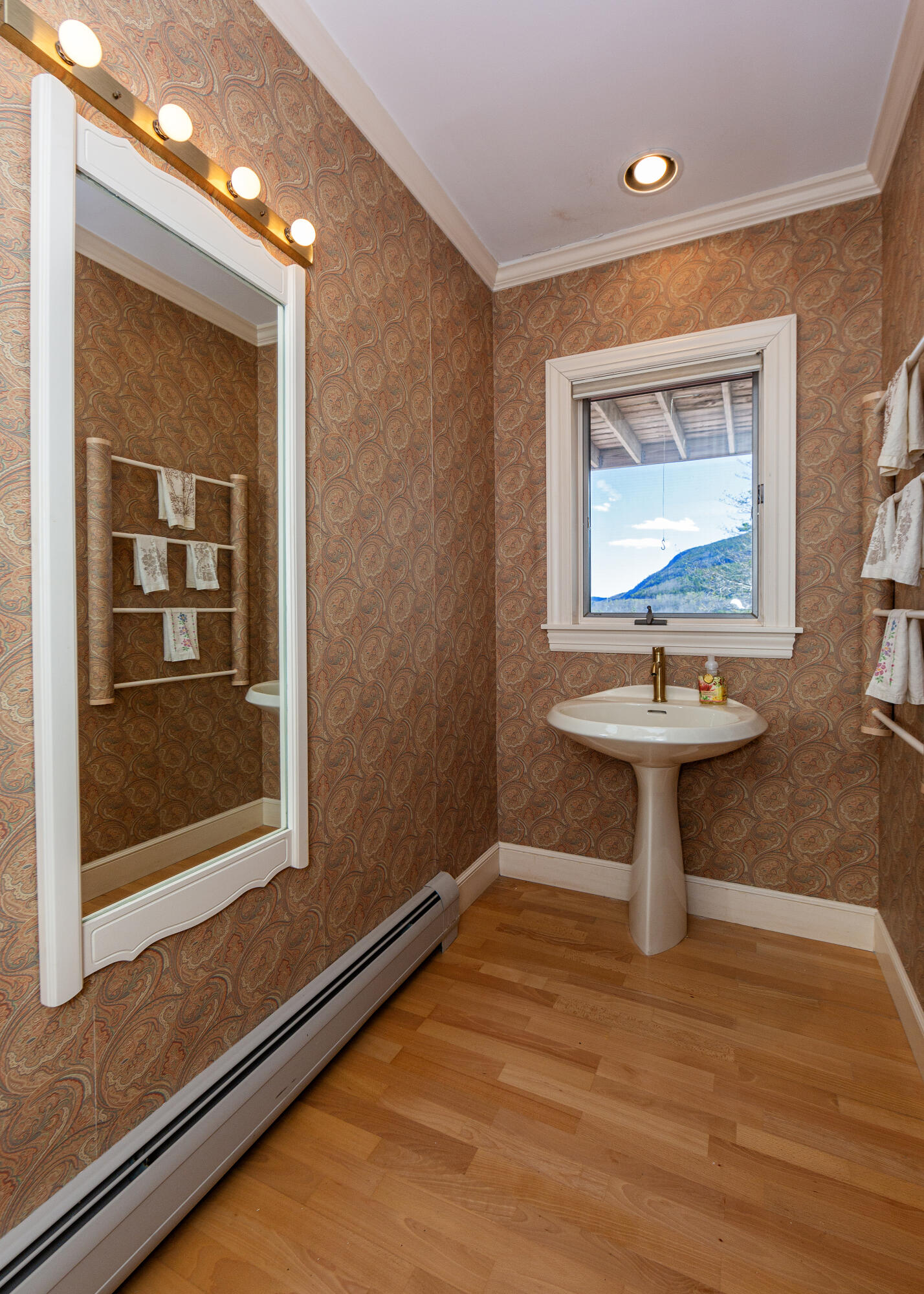 18 Greenway Court Bar Harbor, ME 04609 - Photo 23 of 33 18-Greenway-Interior-14