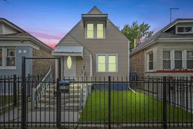 $279,900 | 7130 South Seeley Avenue, Chicago, IL 60636