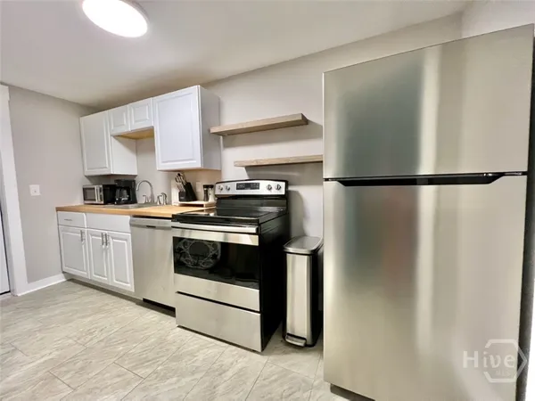 $1,300 | 3032 Grenoble Street, Unit B, Savannah, GA 31404