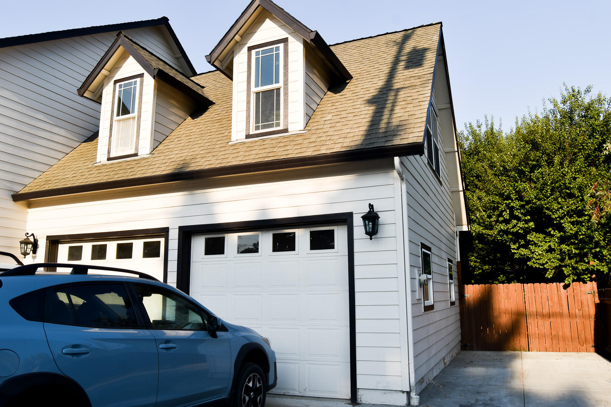 3592 Bursell Road Central Point, OR 97502 - Photo 1 of 26 2 Car garage!