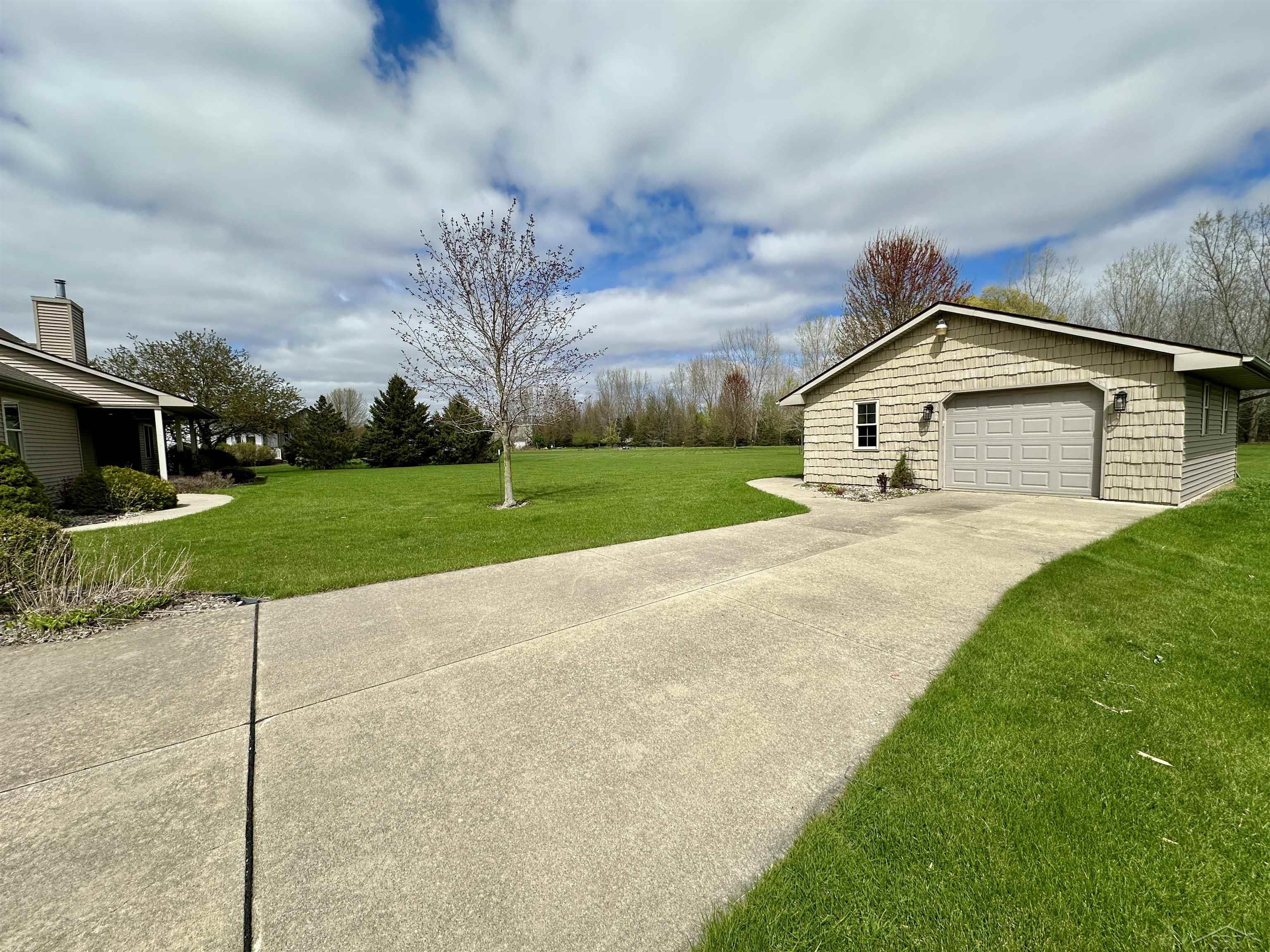 2808 North Thomas Road Saginaw, MI 48609 - Photo 24 of 30 50173508-478ebc9f-9f24-434b-a3b2-349cdacc9fbb.JPG