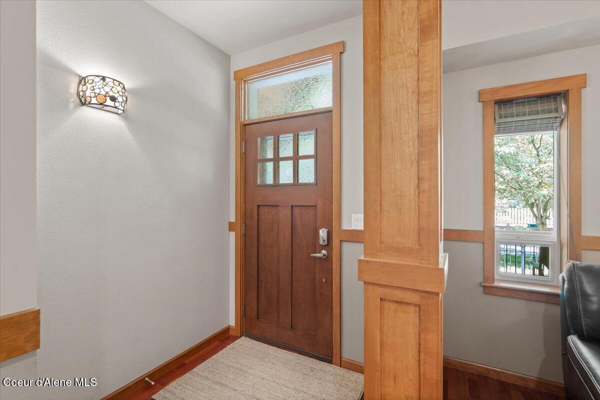 303 South 11th Street Coeur D'Alene, ID 83814 - Photo 7 of 33 06-Entry