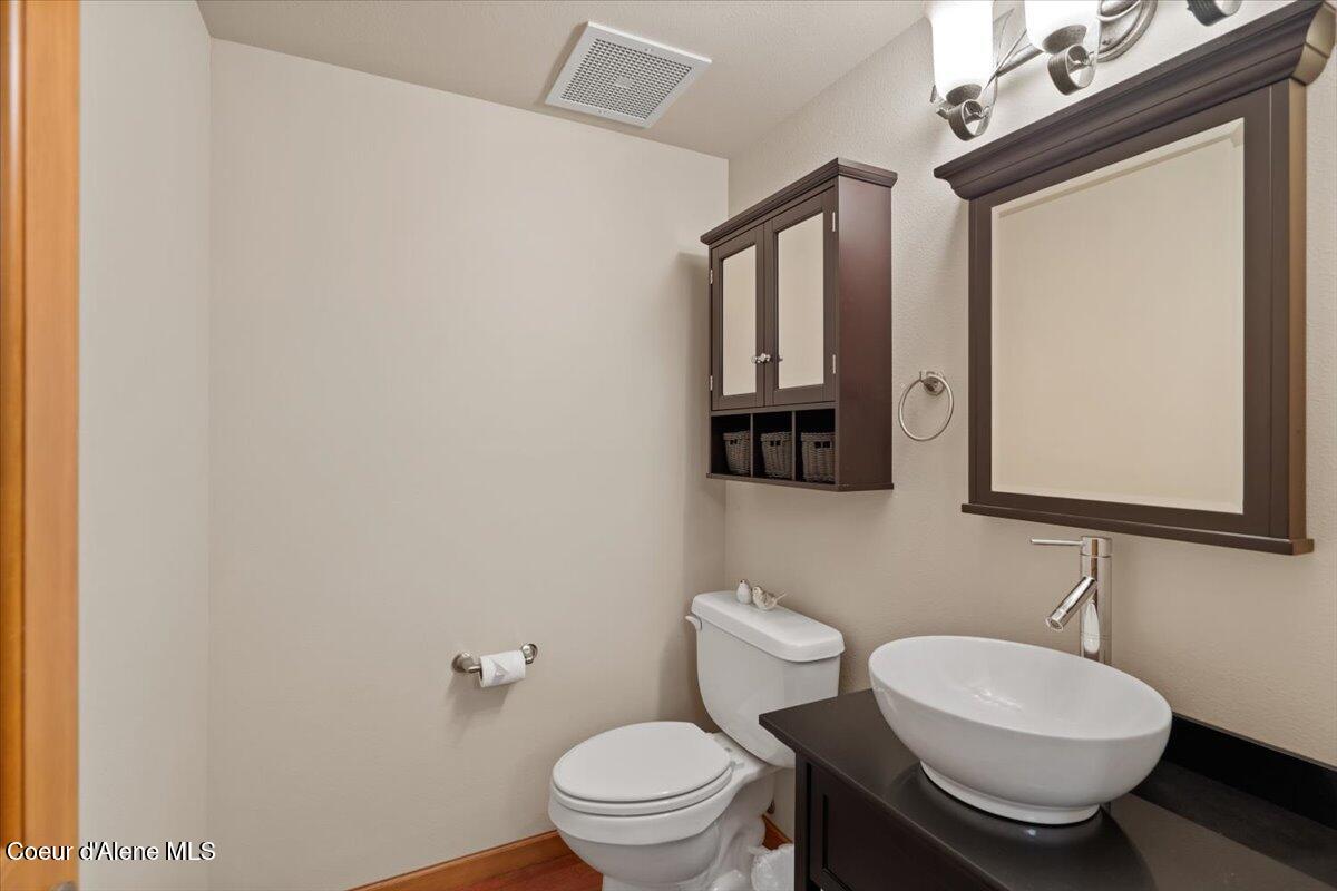 303 South 11th Street Coeur D'Alene, ID 83814 - Photo 9 of 19 16-Half bath