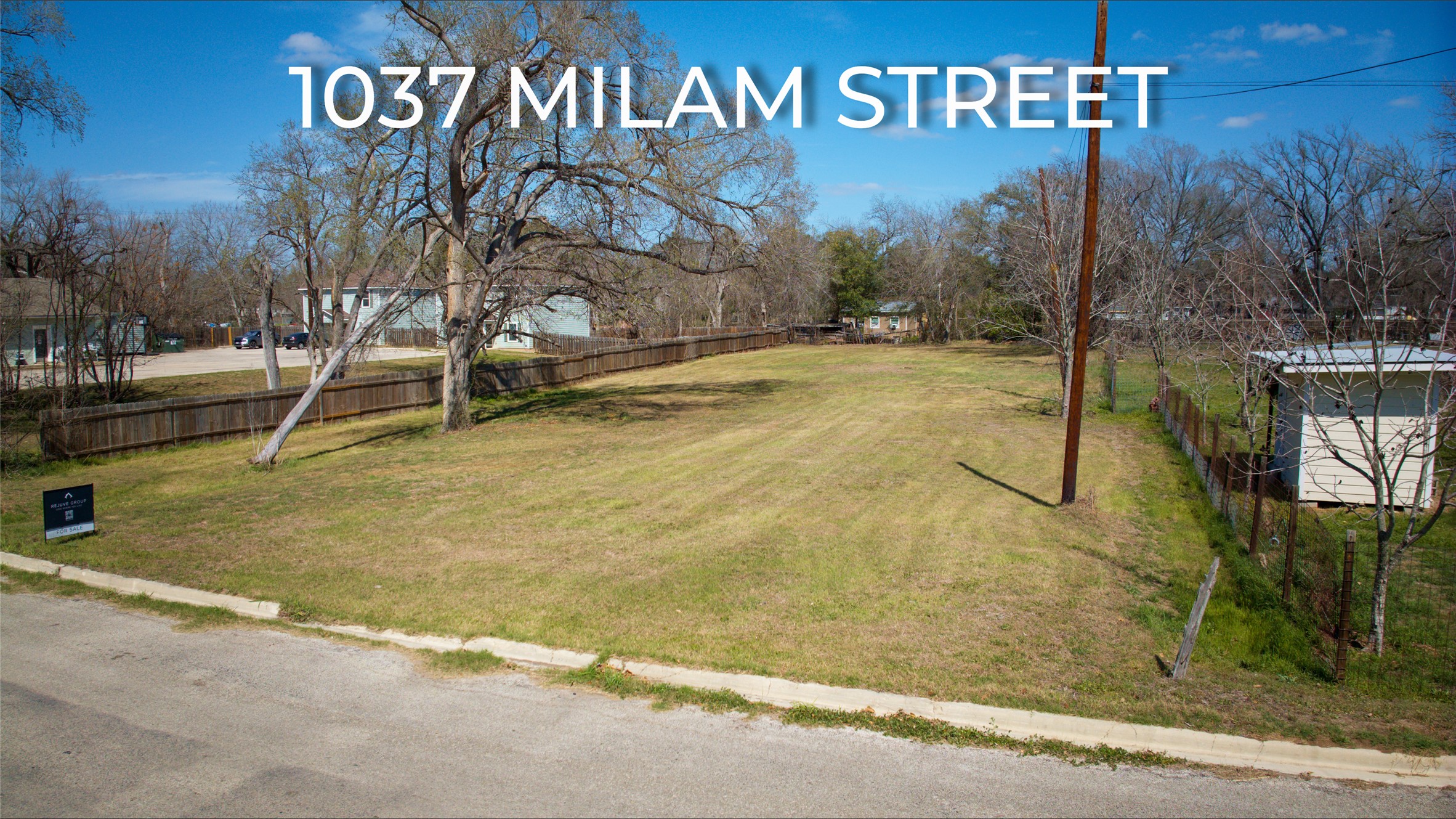 1037 East Milam Street Luling, TX 78648 - Photo 2 of 17 a view of a basketball court
