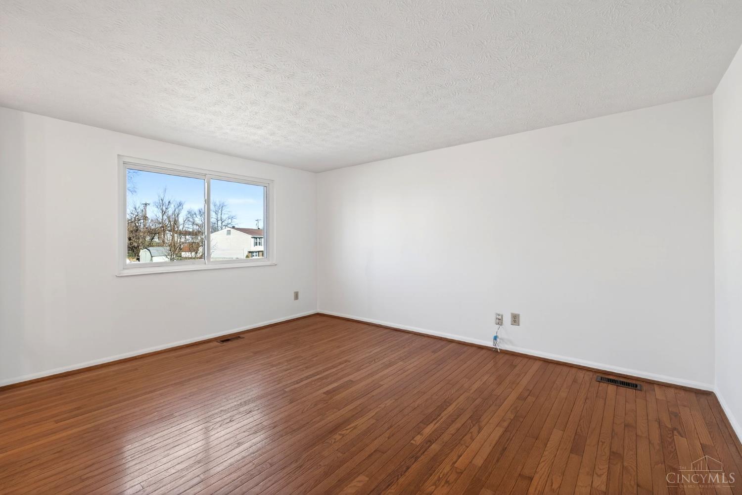 1847 Del Rio Drive Hamilton, OH 45013 - Photo 3 of 28 Gallery Image 3
