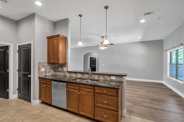 $2,150 | 4628 Hermosa Road, Crestview, FL 32539