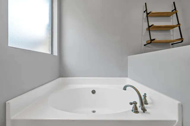 $2,250 | 4628 Hermosa Road, Crestview, FL 32539