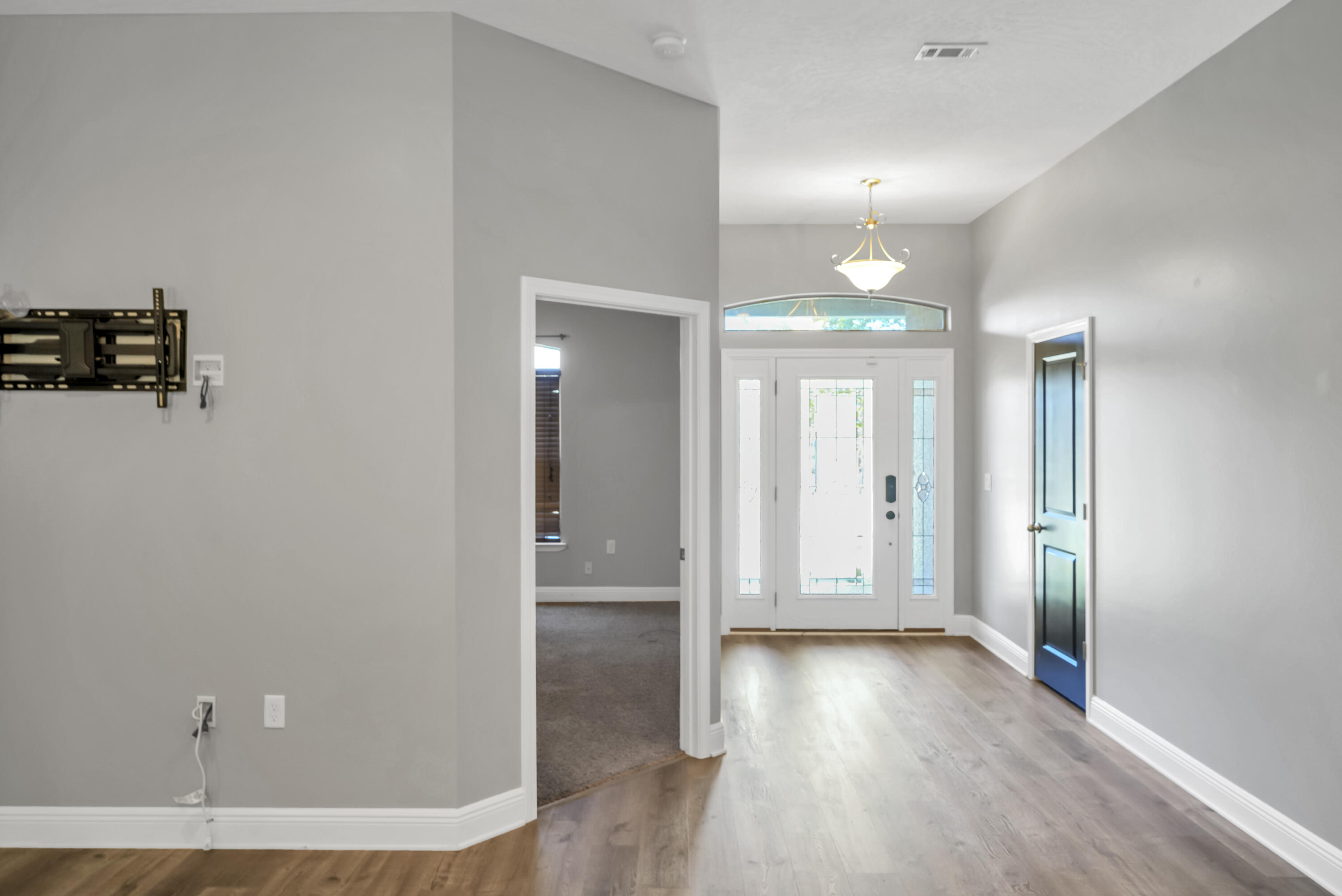 4628 Hermosa Road Crestview, FL 32539 - Photo 2 of 37 DSC02941