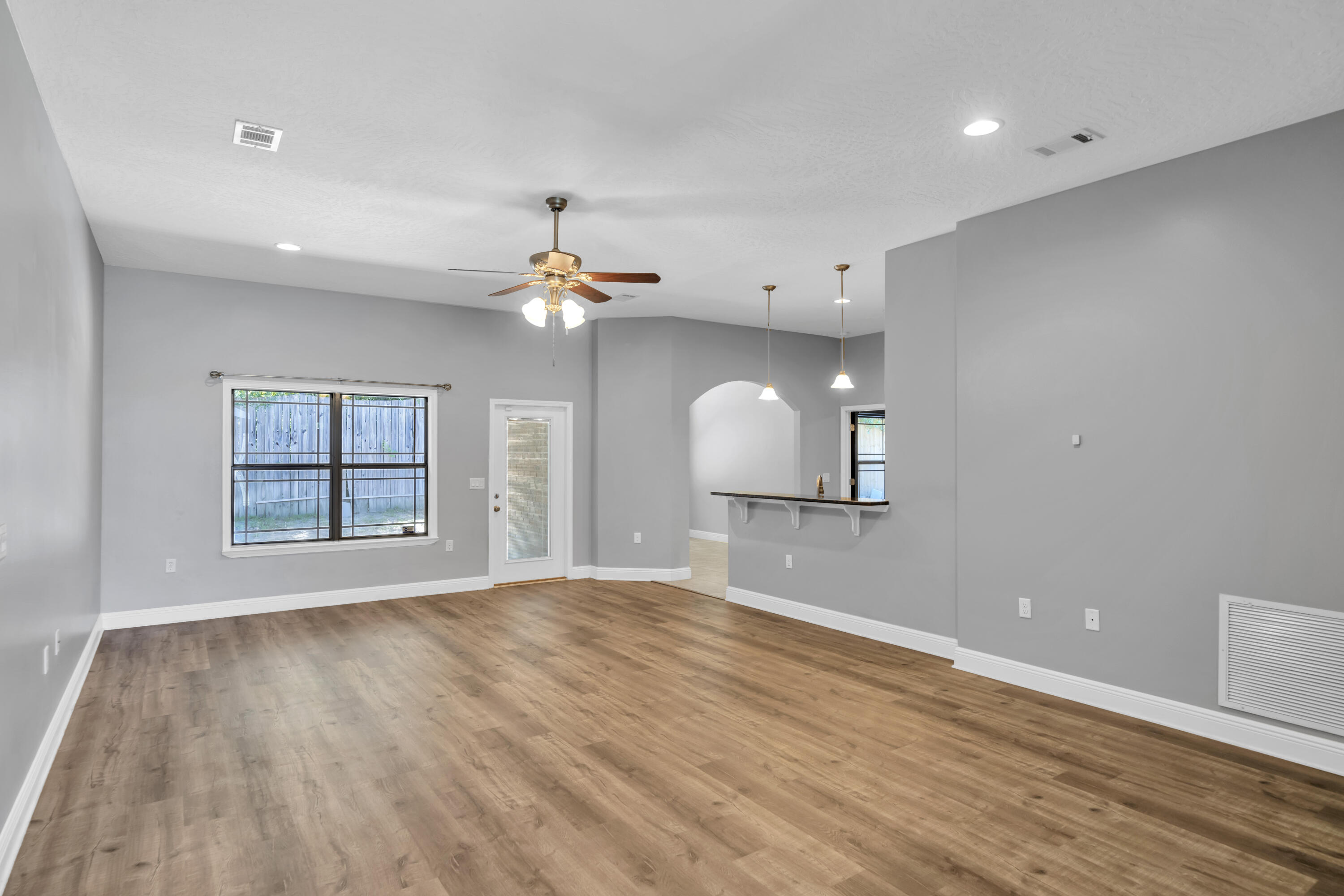 4628 Hermosa Road Crestview, FL 32539 - Photo 4 of 37 DSC03025