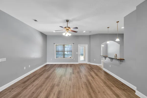 $2,150 | 4628 Hermosa Road, Crestview, FL 32539