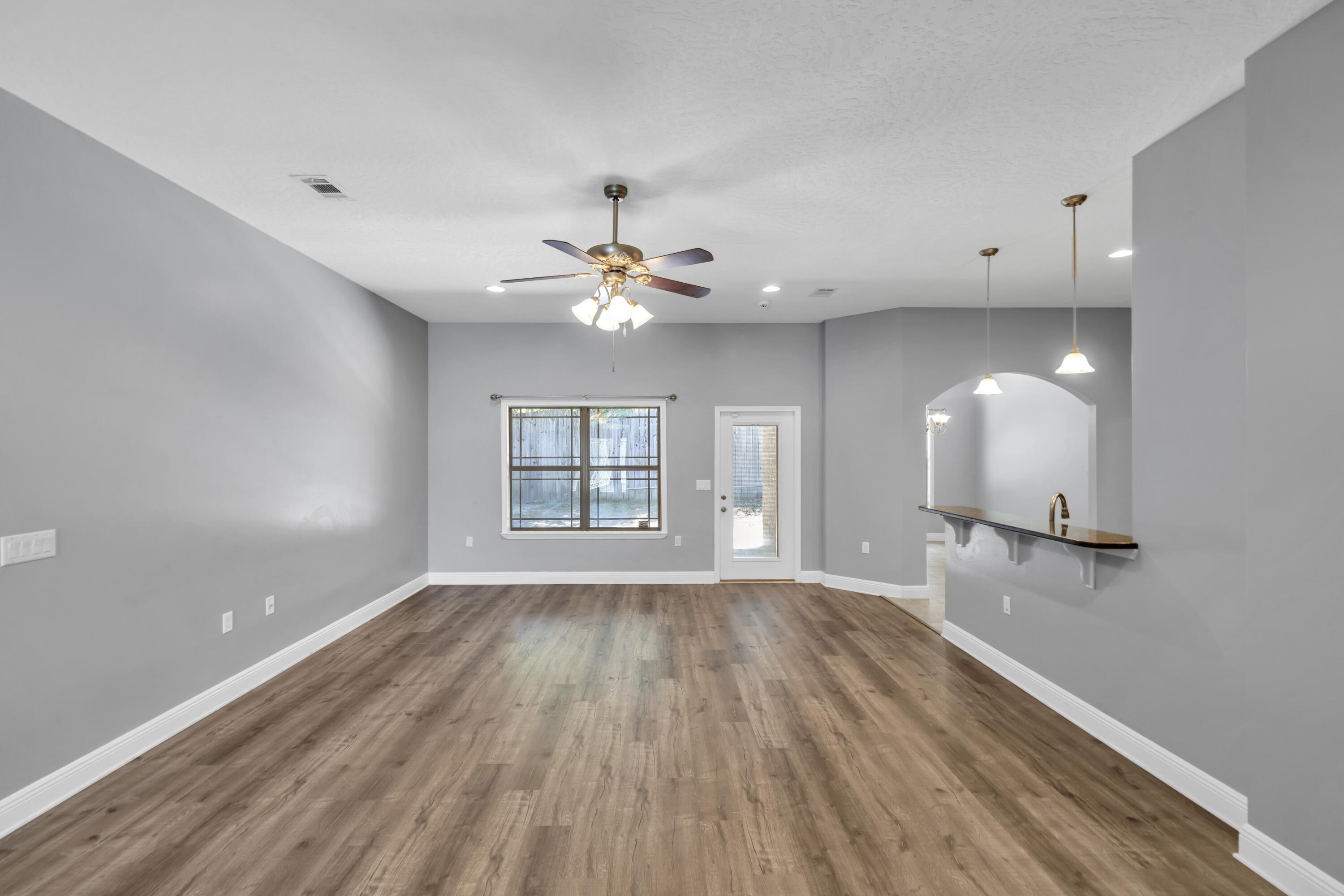 4628 Hermosa Road Crestview, FL 32539 - Photo 5 of 37 DSC03028