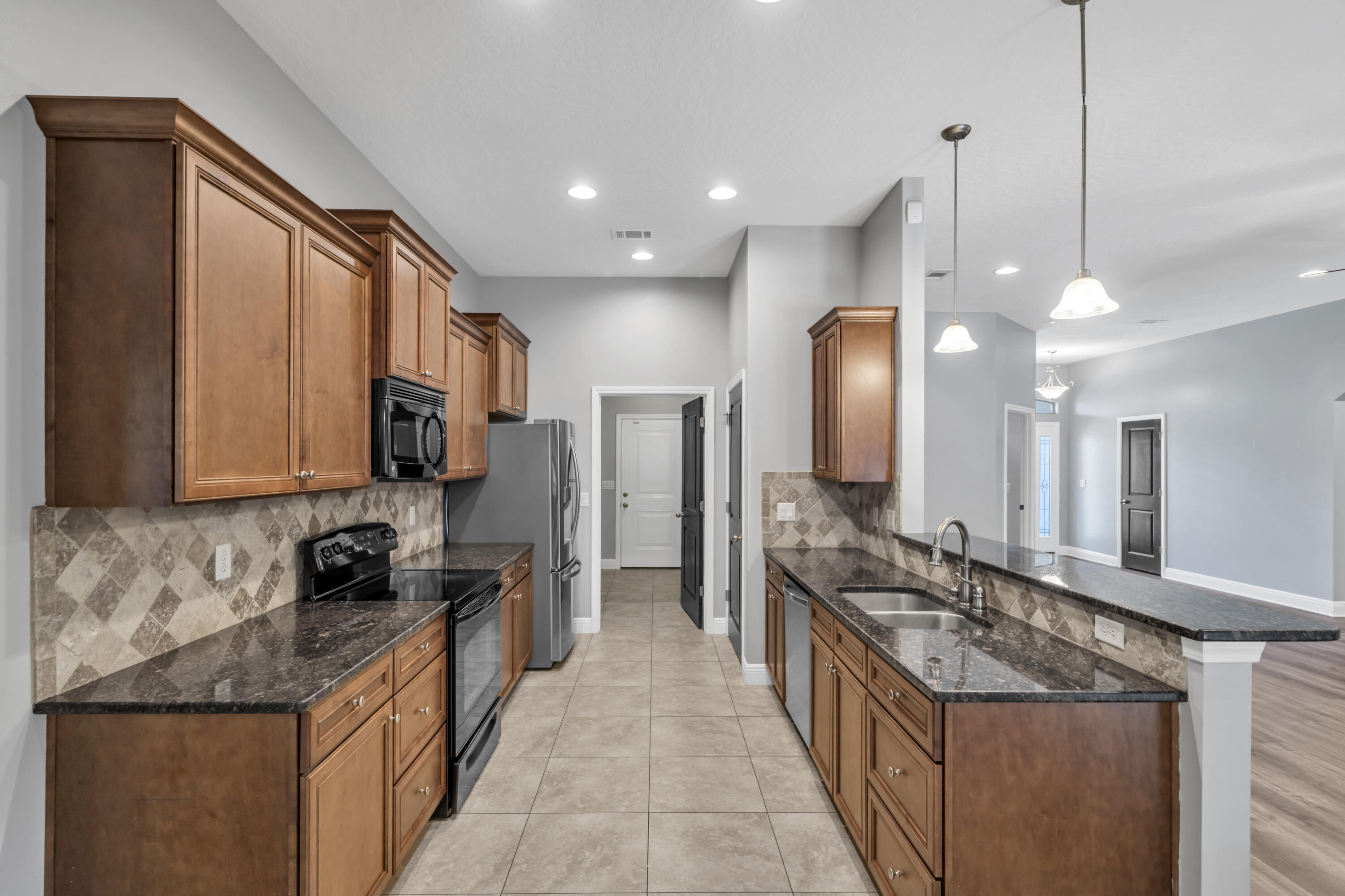 4628 Hermosa Road Crestview, FL 32539 - Photo 7 of 37 DSC03001