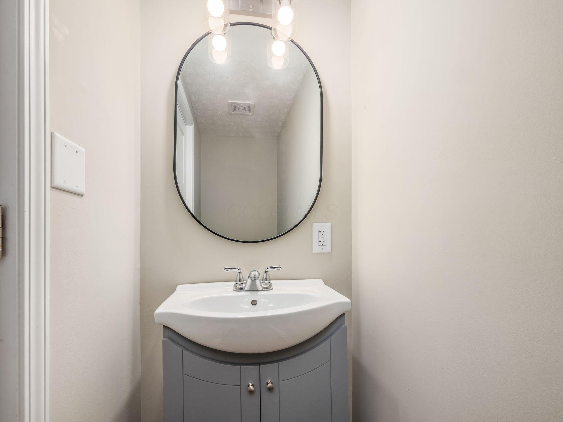 334 North Maple Street Lancaster, OH 43130 - Photo 12 of 25 First floor half bath