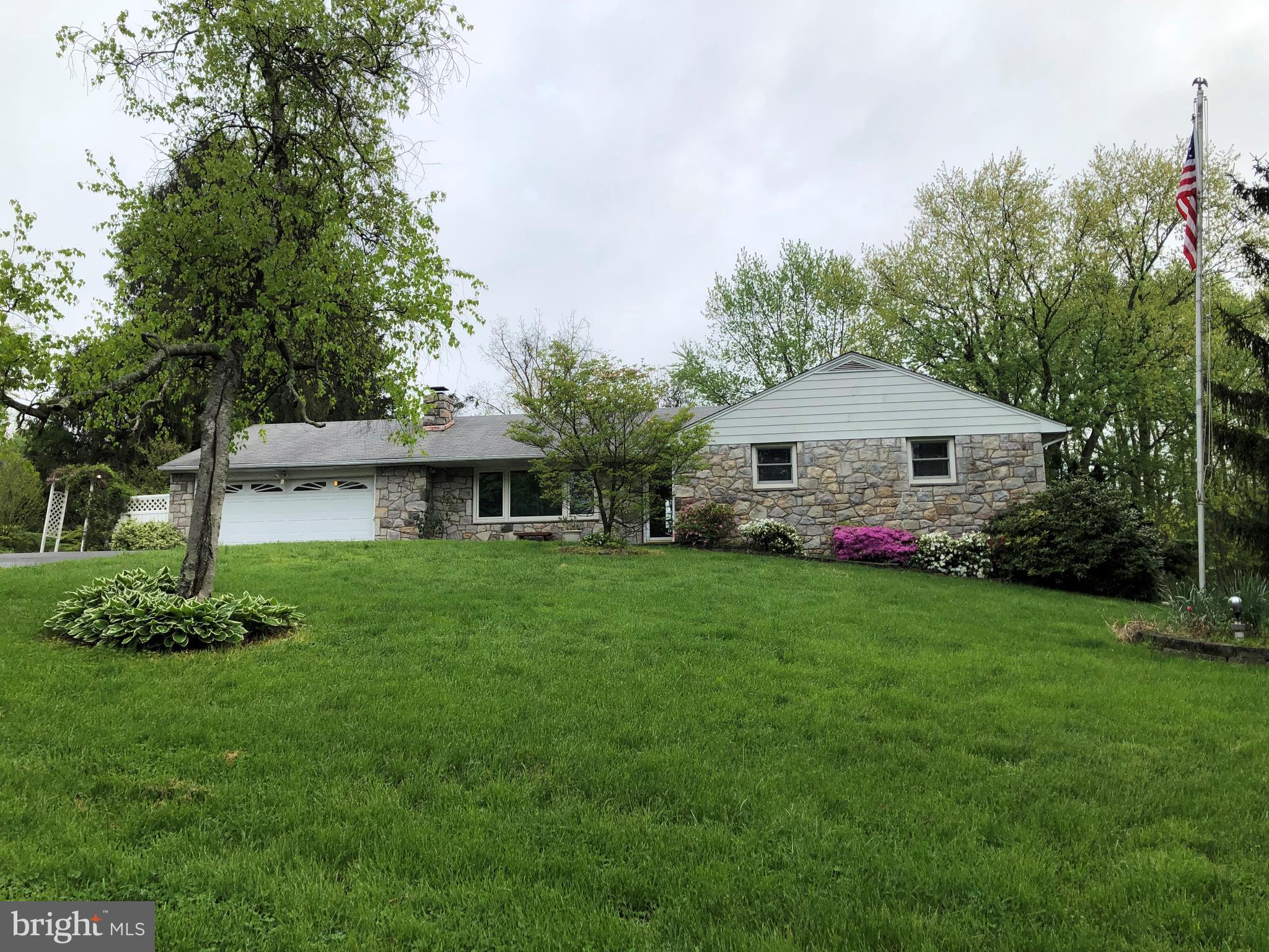 9 Lake Drive Spring City, PA 19475 - Photo 2 of 13 Front