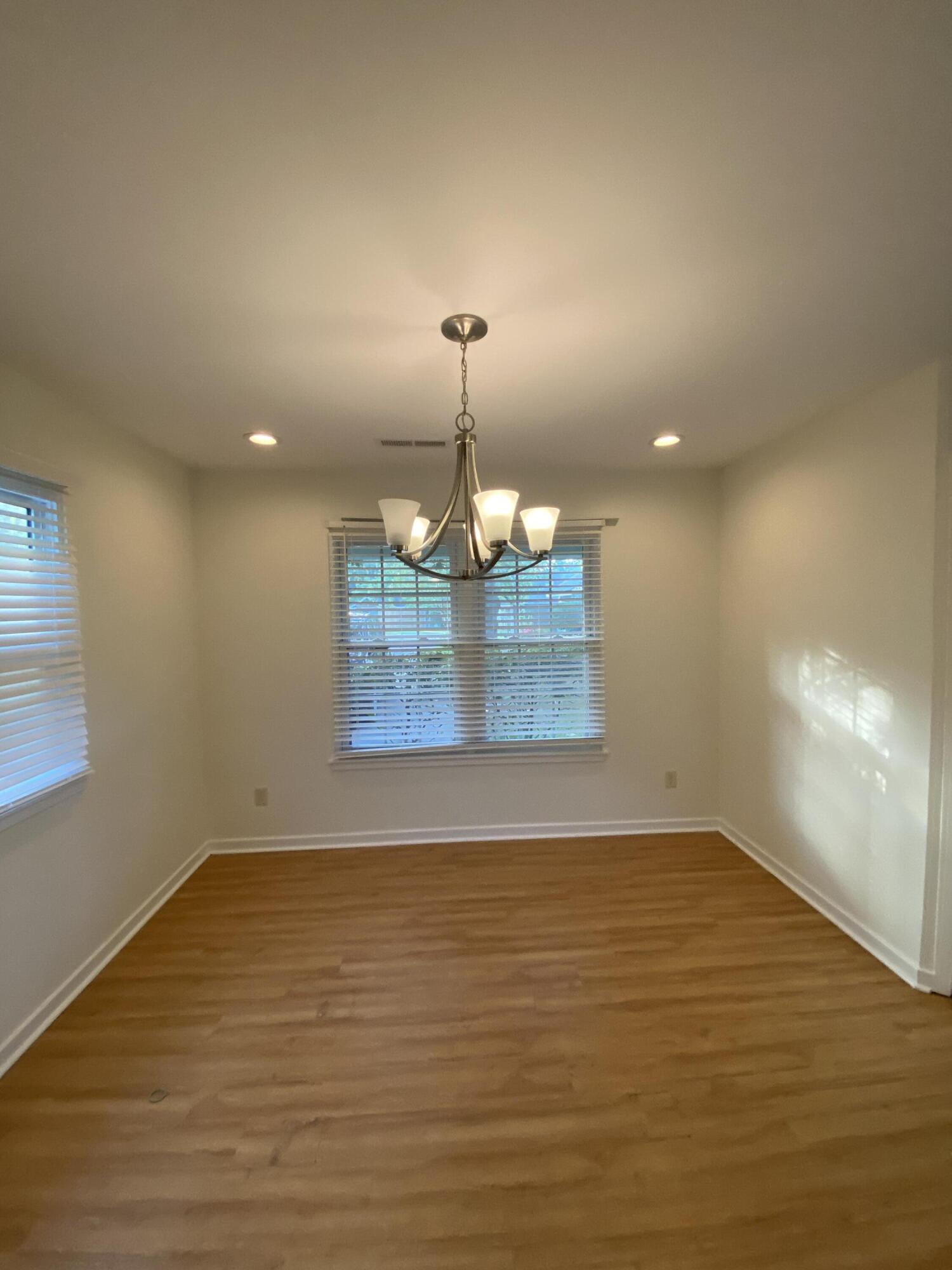 1120 Daffodil Lane Mount Pleasant, SC 29464 - Photo 6 of 17 IMG_7506