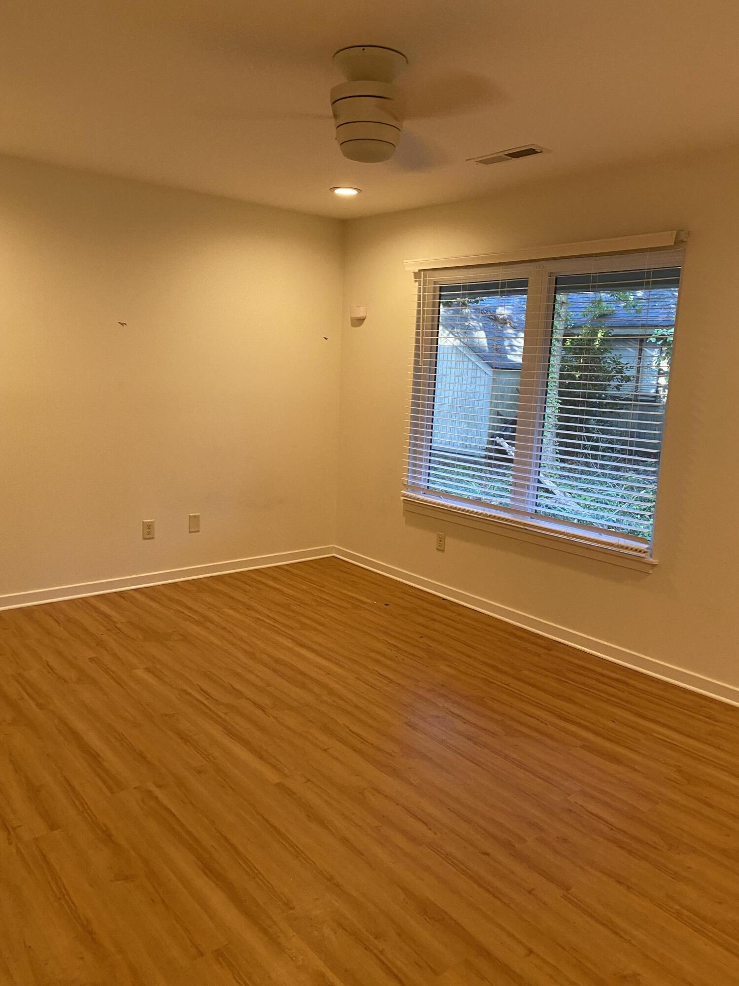 1120 Daffodil Lane Mount Pleasant, SC 29464 - Photo 9 of 17 IMG_7496