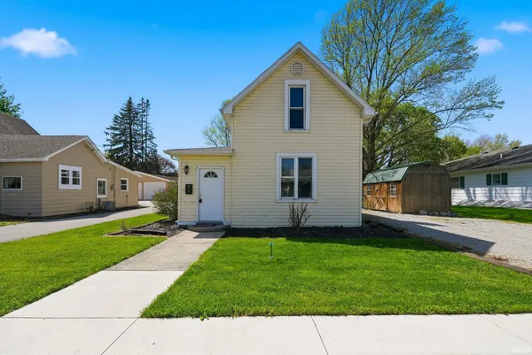 $129,900 | 403 South Main Street, South Whitley, IN 46787