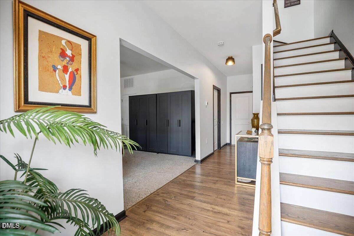 520 Austin View Boulevard Wake Forest, NC 27587 - Photo 4 of 38 520 Austin View Foyer