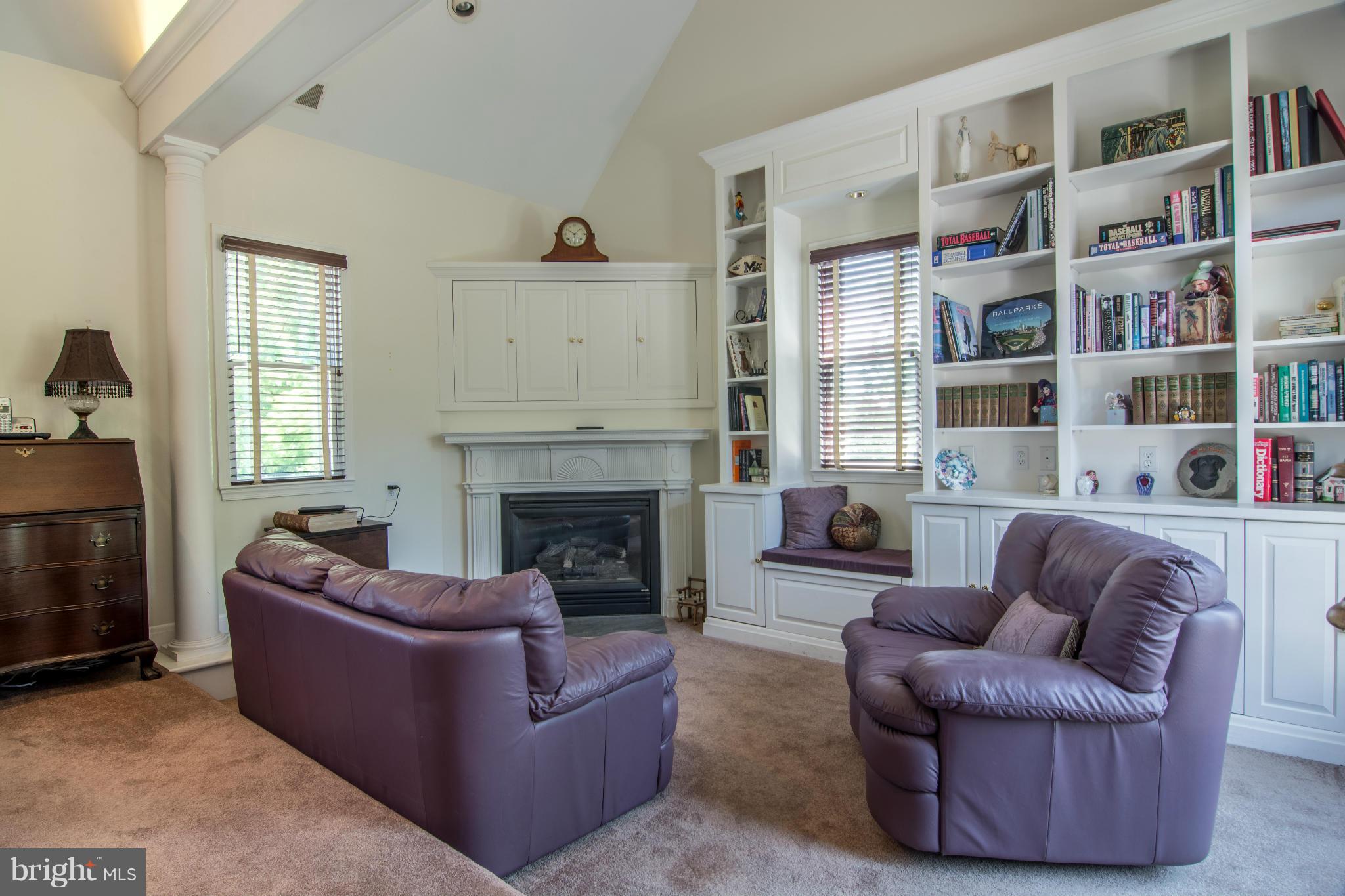 56 Old Hanover Road Reisterstown, MD 21136 - Photo 18 of 30 MBR SITTING AREA W/ FIREPLACE