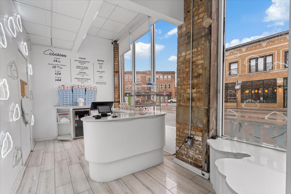 3801 North Clark Street Chicago, IL 60613 - Photo 12 of 27